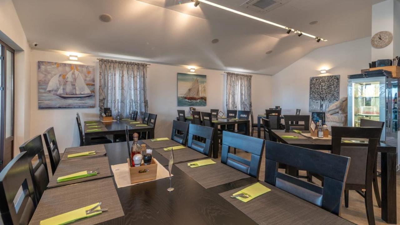 Apartments & Rooms Buble Trogir Bagian luar foto