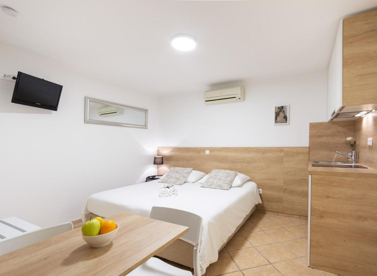 Apartments & Rooms Buble Trogir Bagian luar foto