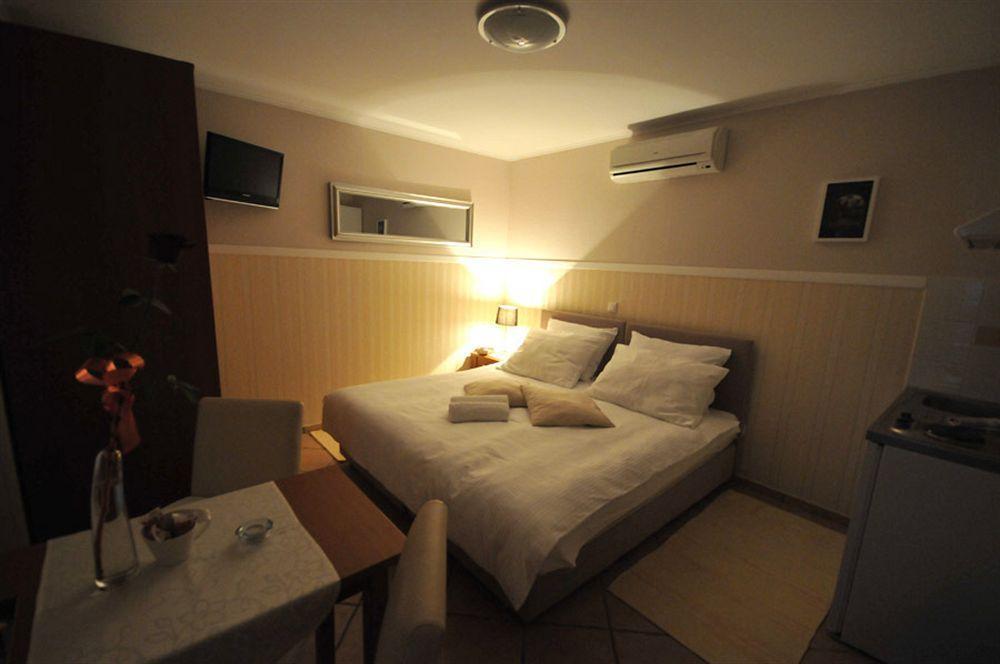 Apartments & Rooms Buble Trogir Bagian luar foto