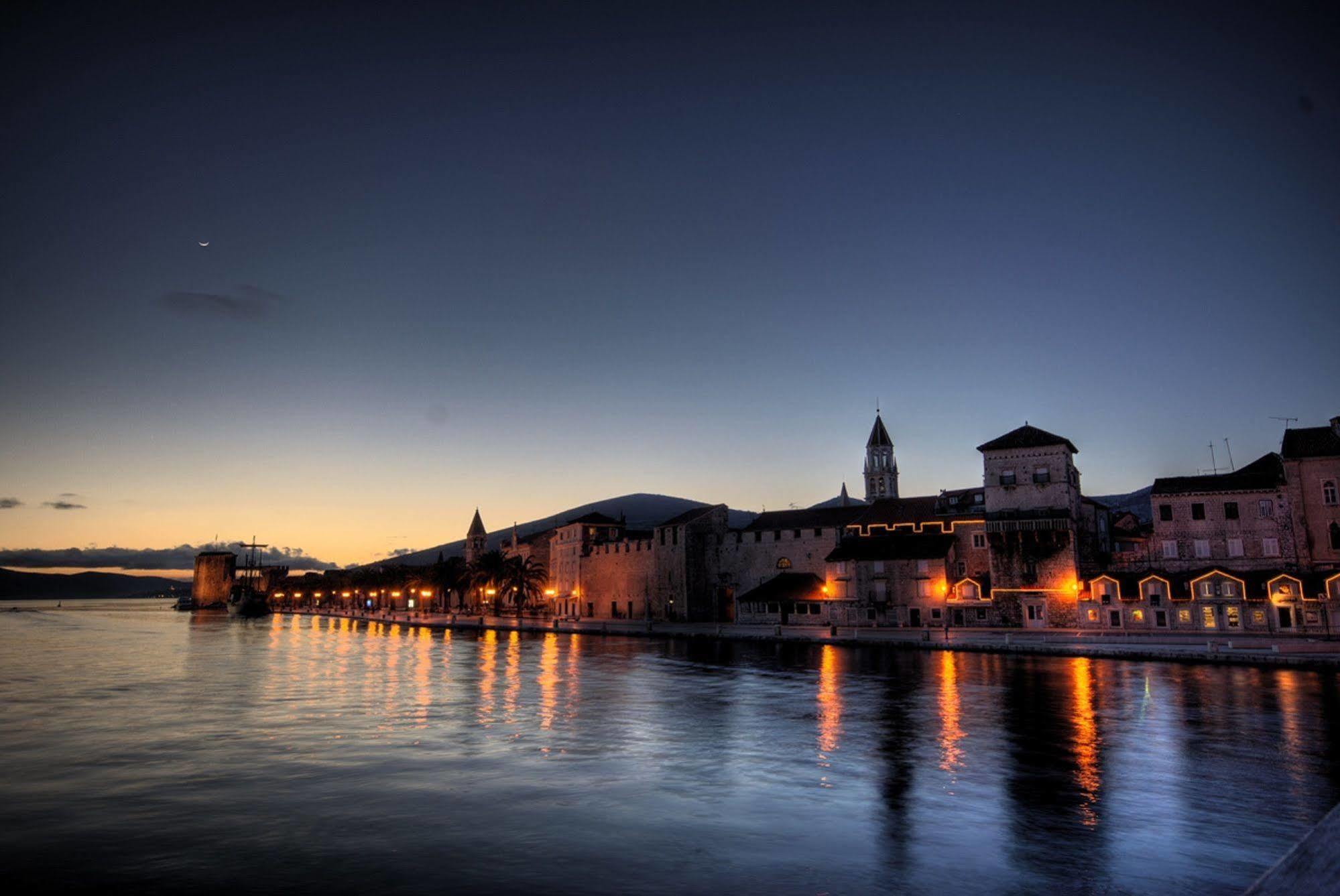 Apartments & Rooms Buble Trogir Bagian luar foto