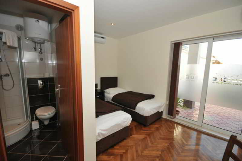 Apartments & Rooms Buble Trogir Bagian luar foto