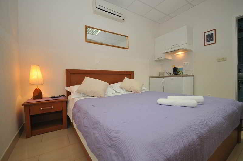 Apartments & Rooms Buble Trogir Bagian luar foto